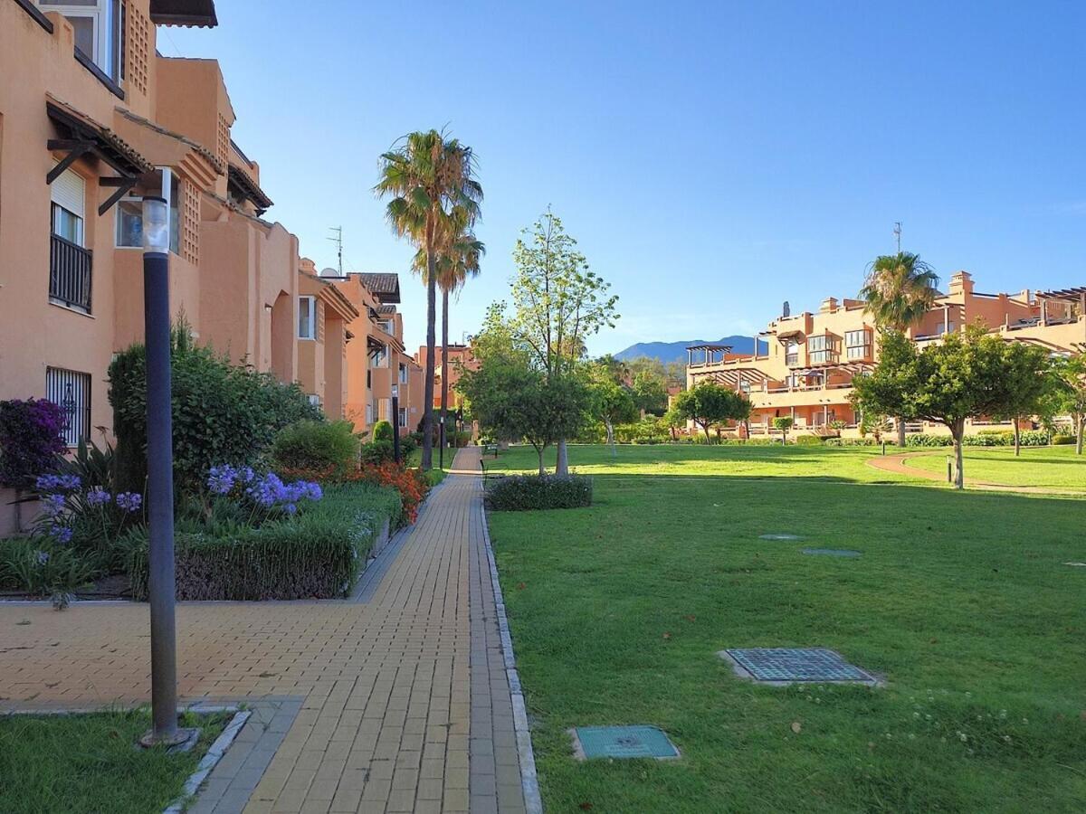 Casares Del Sol Apartment Exterior photo