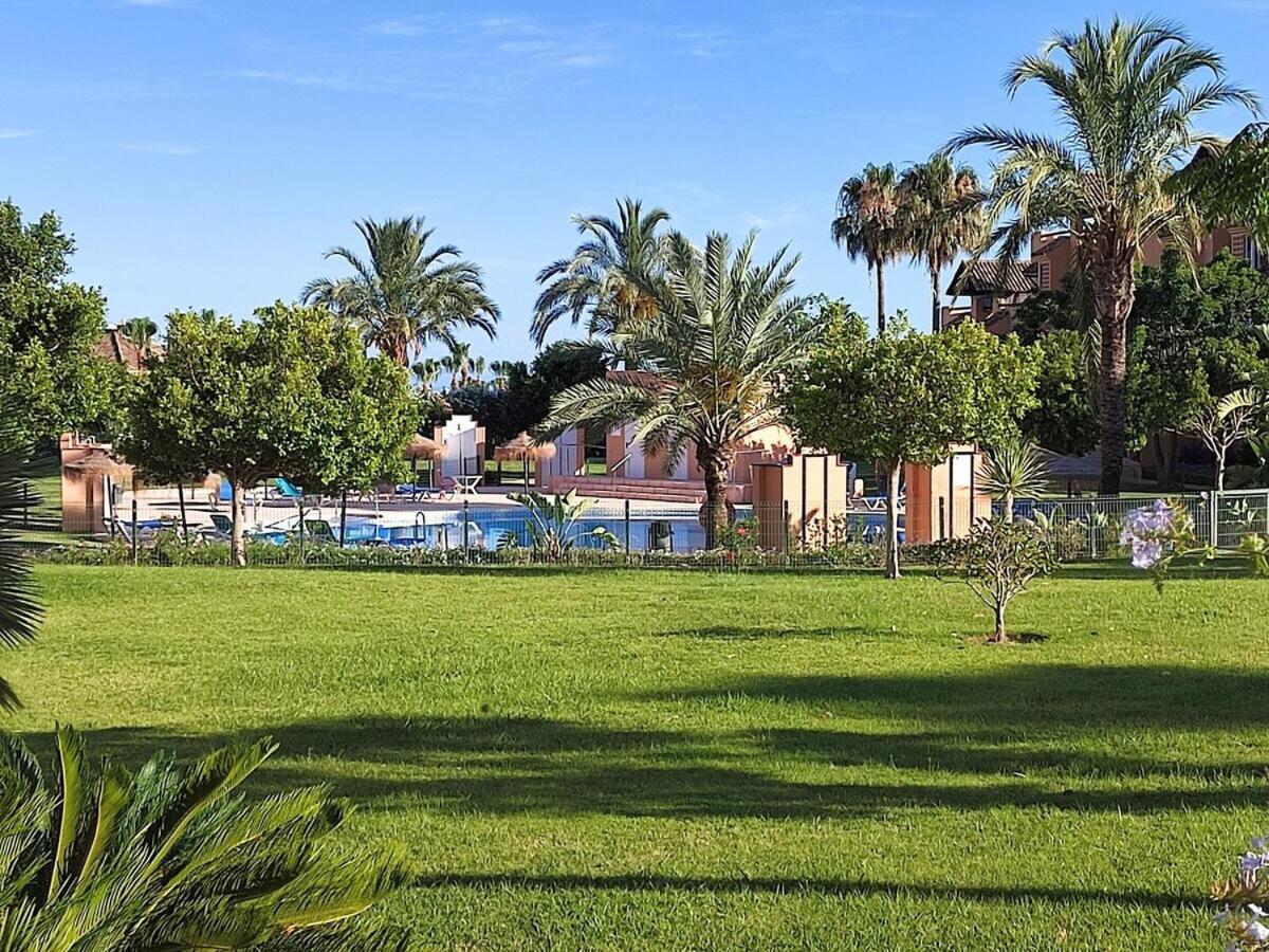 Casares Del Sol Apartment Exterior photo